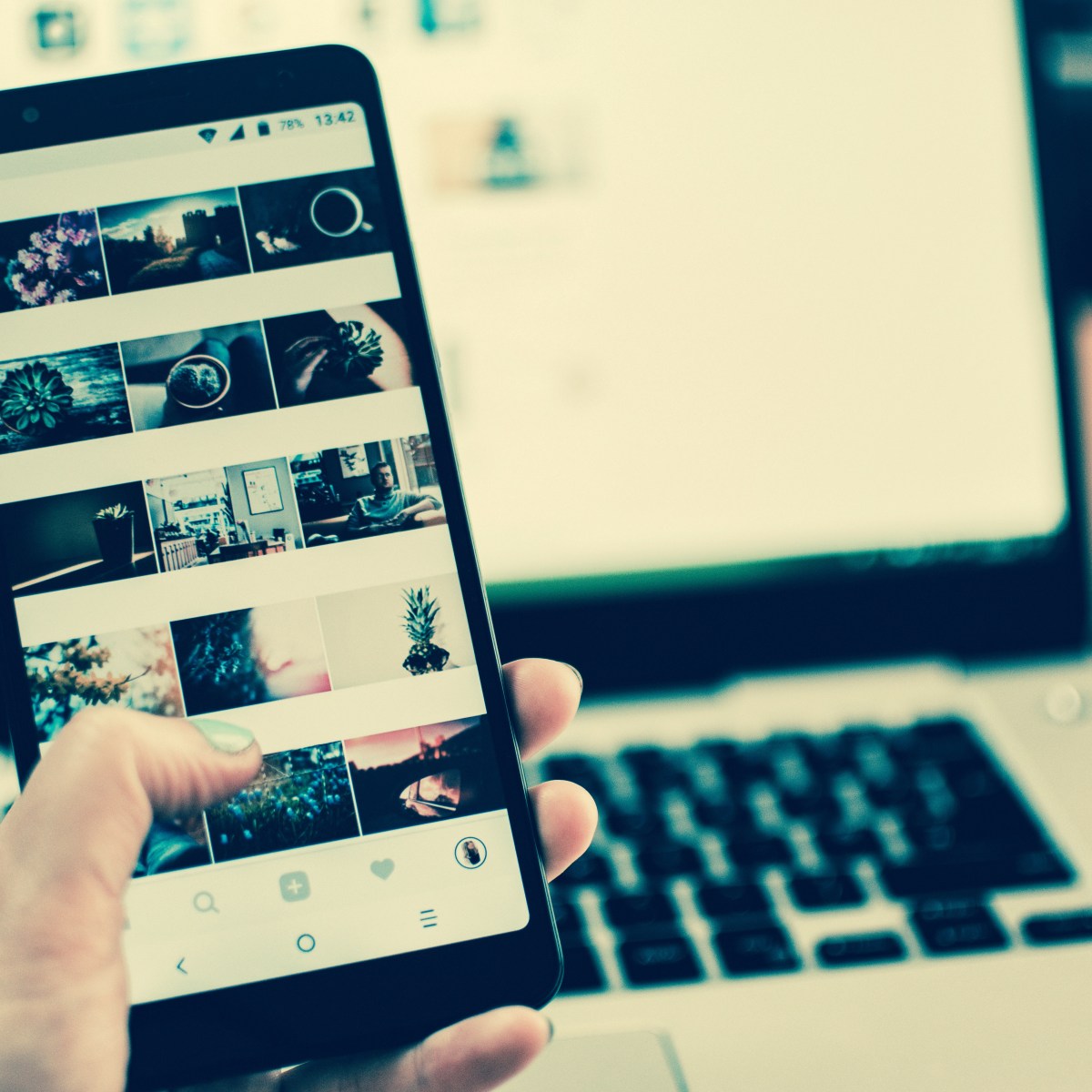 Los likes reconfortan, pero los abrazos crean vínculos&nbsp;reales