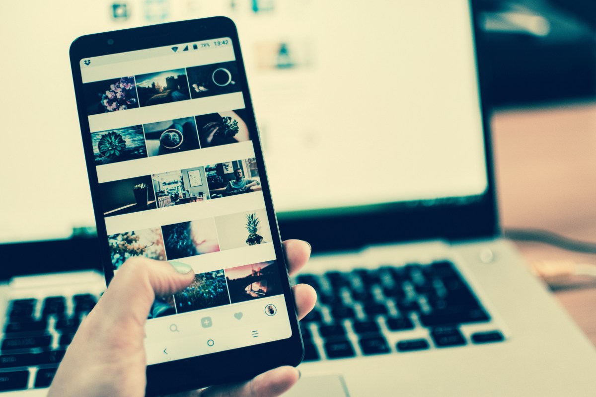 Los likes reconfortan, pero los abrazos crean vínculos&nbsp;reales